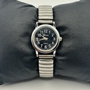 Geneva Silver Tone Black Dial Women’s Watch Working New Battery